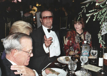 The James Garner vehicle The Rockford Files always began with him getting a message, but from where?