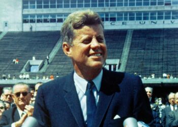 How many bullets struck JFK during his assassination?