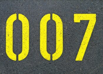 Who is the first actor to play James Bond on the big screen?