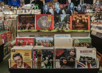 In which year did the Beatles break up?