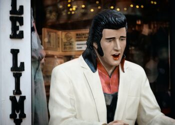 Where did Elvis Presley meet his death?