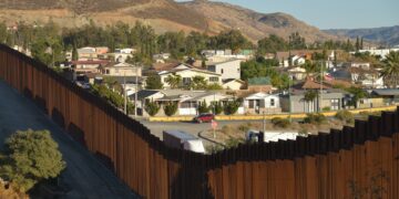 Should Trump Finish His Wall If Re-Elected In 2024?