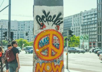 Which U.S. President is known for his famous declaration, “Mr. Gorbachev, tear down this wall!” referring to the Berlin Wall?