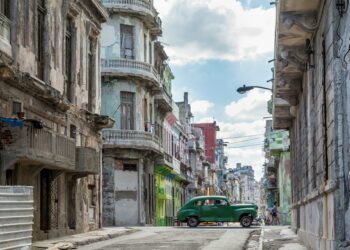 Who was the U.S. President during the Cuban Missile Crisis, a tense 13-day confrontation with the Soviet Union?